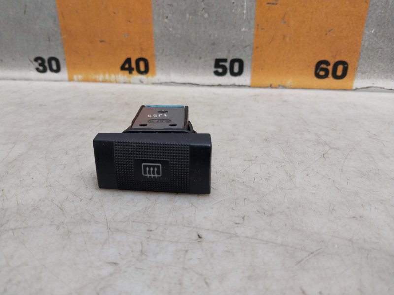 Кнопка обогрева переднего и заднего стекла