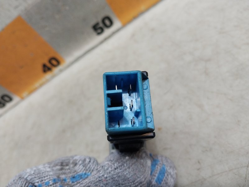 Кнопка обогрева переднего и заднего стекла