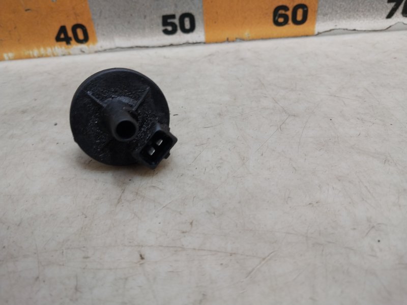 Клапан вентиляции топливного бака