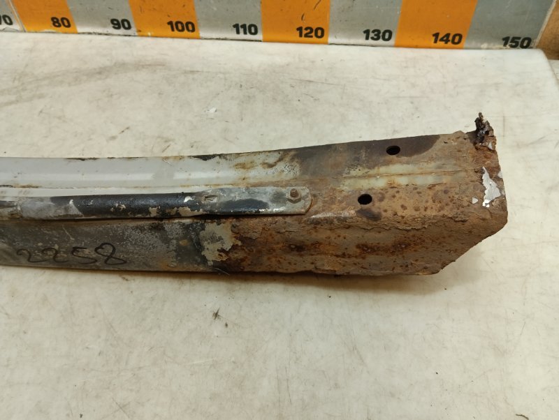 Усилитель переднего бампера