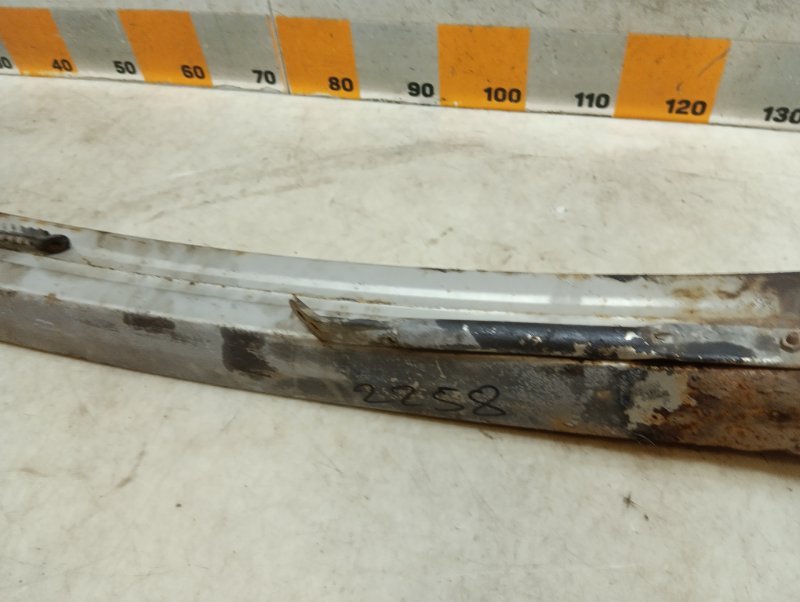 Усилитель переднего бампера