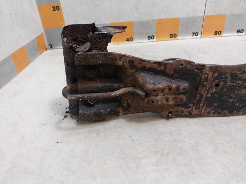 Балка передняя продольная