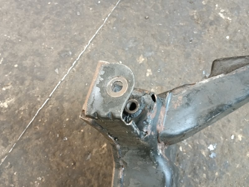 Балка подмоторная