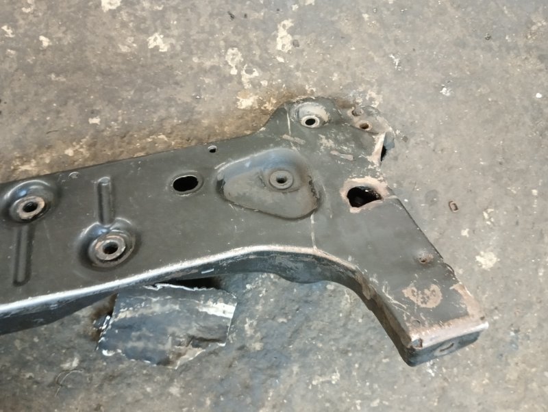 Балка подмоторная