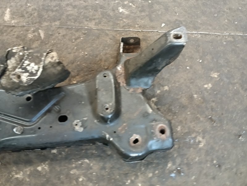 Балка подмоторная