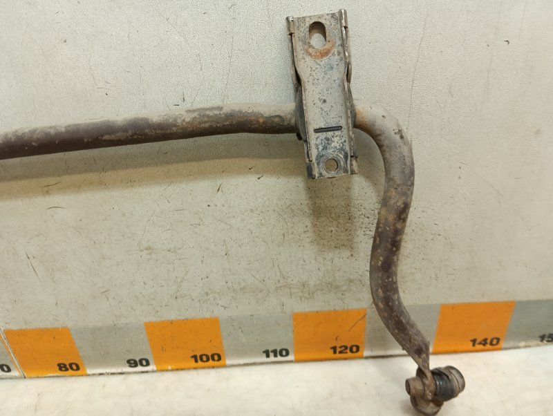 Стабилизатор передний