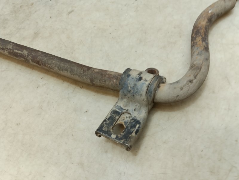 Стабилизатор передний