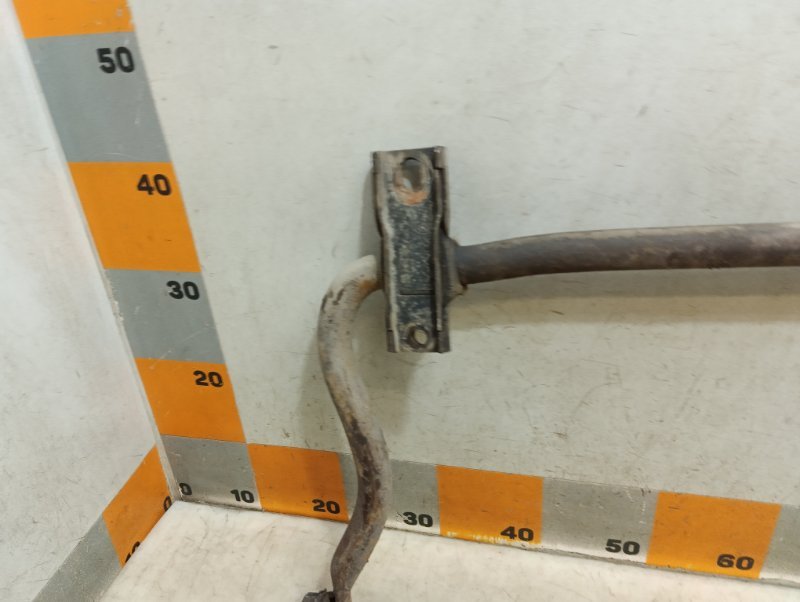 Стабилизатор передний