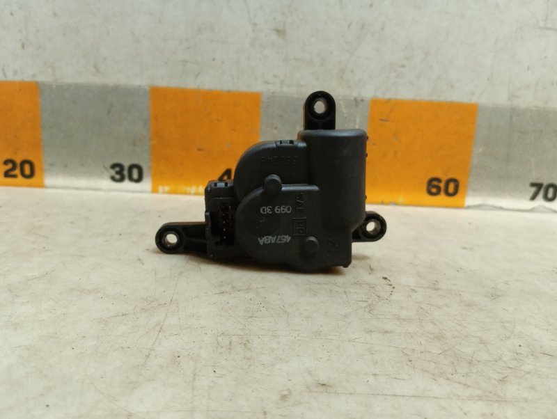 Моторчик заслонки печки