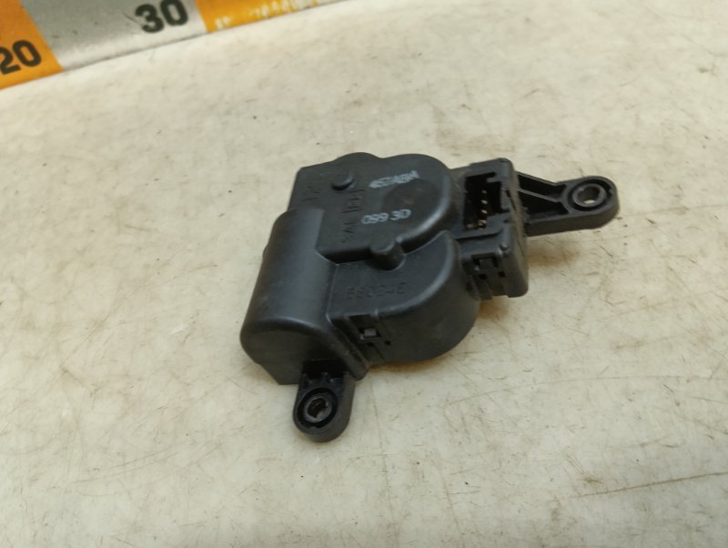 Моторчик заслонки печки