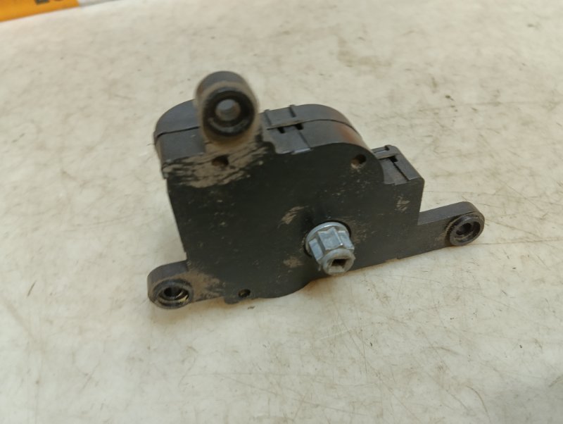 Моторчик заслонки печки