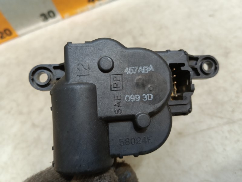 Моторчик заслонки печки