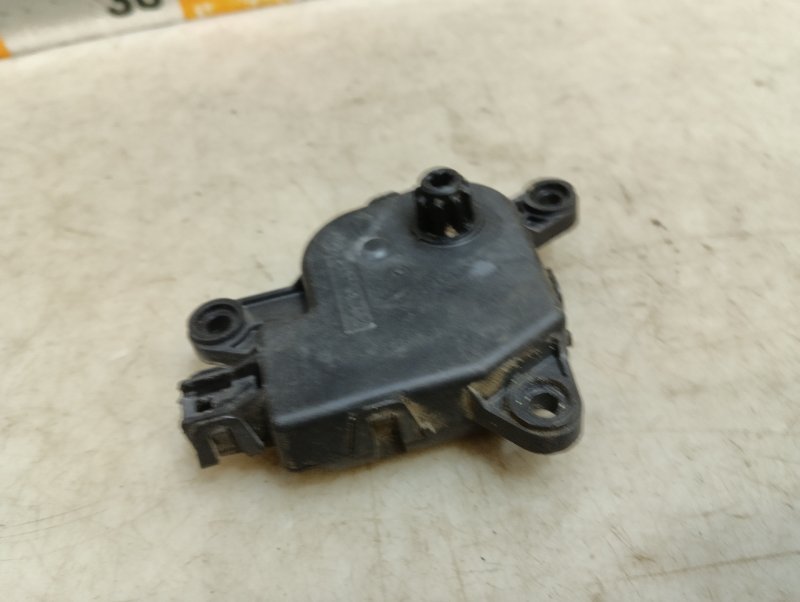 Моторчик заслонки печки