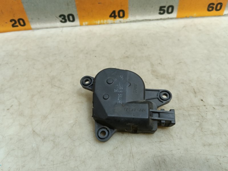 Моторчик заслонки печки