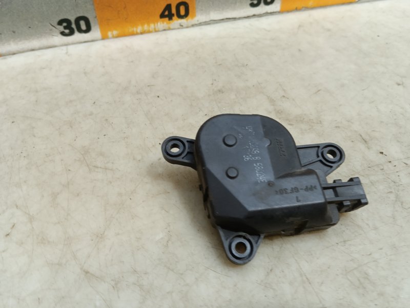 Моторчик заслонки печки