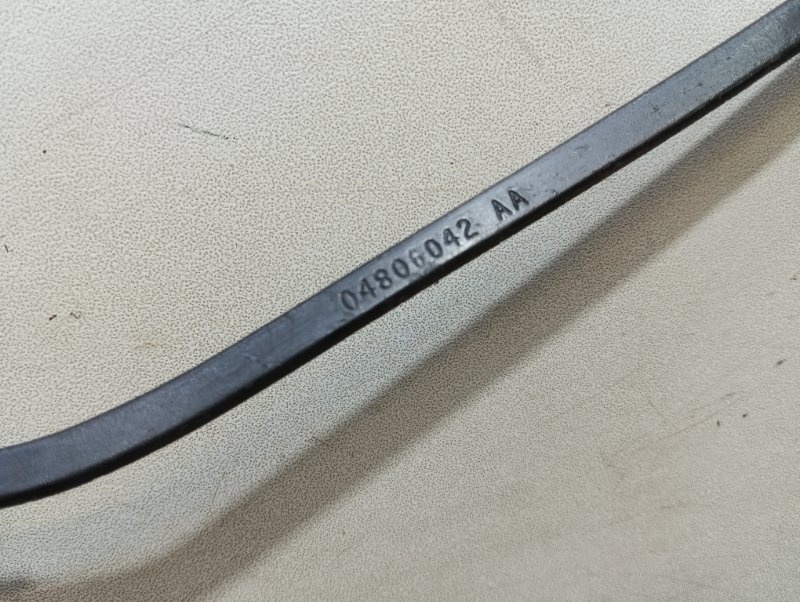 Поводок стеклоочистителя передний правый