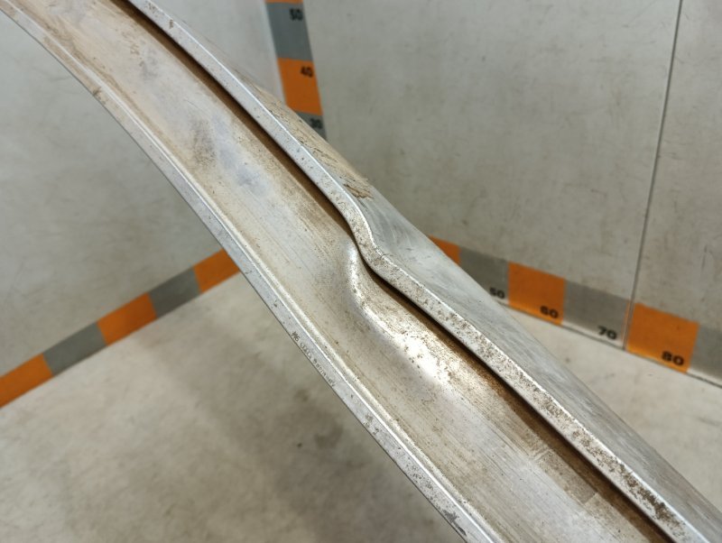 Усилитель переднего бампера