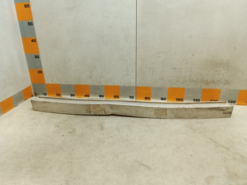 Усилитель переднего бампера