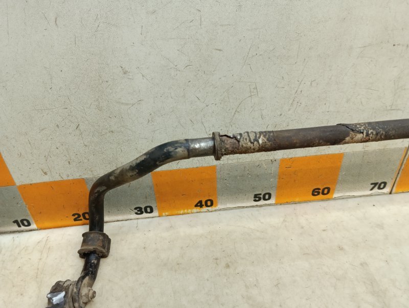 Стабилизатор передний