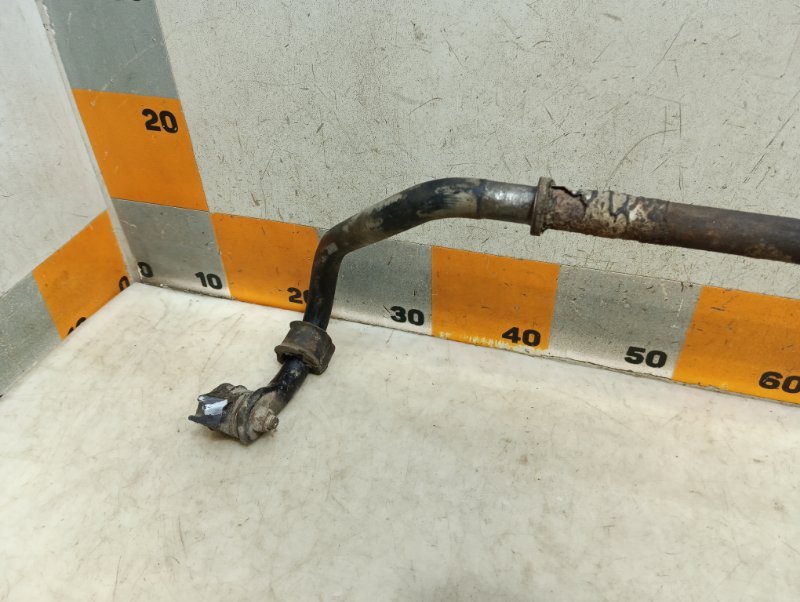 Стабилизатор передний