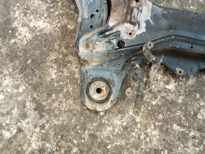 Балка подмоторная