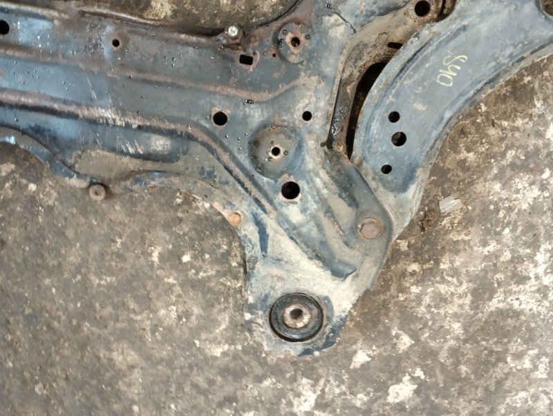 Балка подмоторная