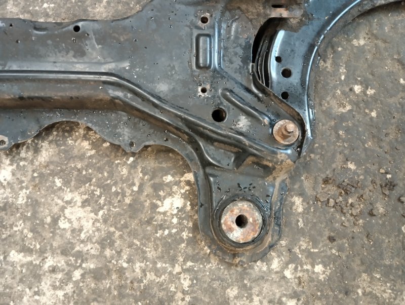 Балка подмоторная