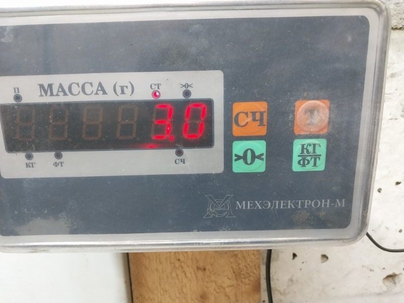 Стекло двери передней правой