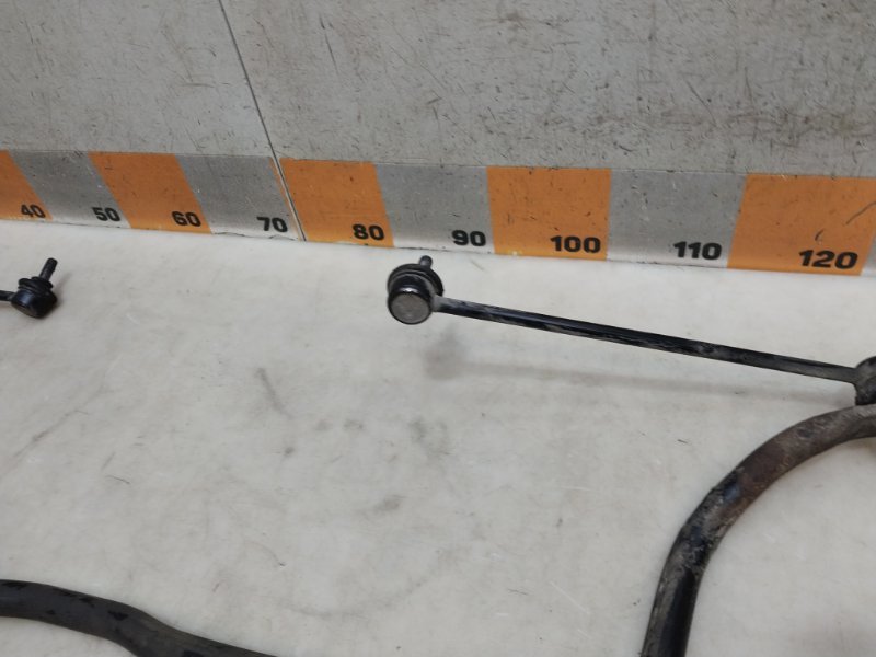 Стабилизатор передний