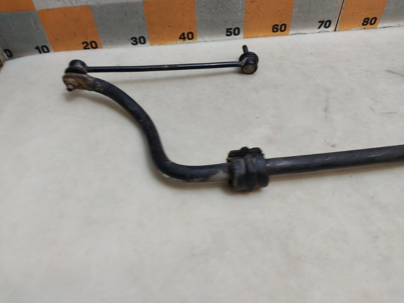 Стабилизатор передний