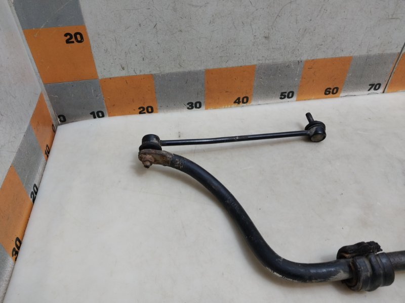 Стабилизатор передний