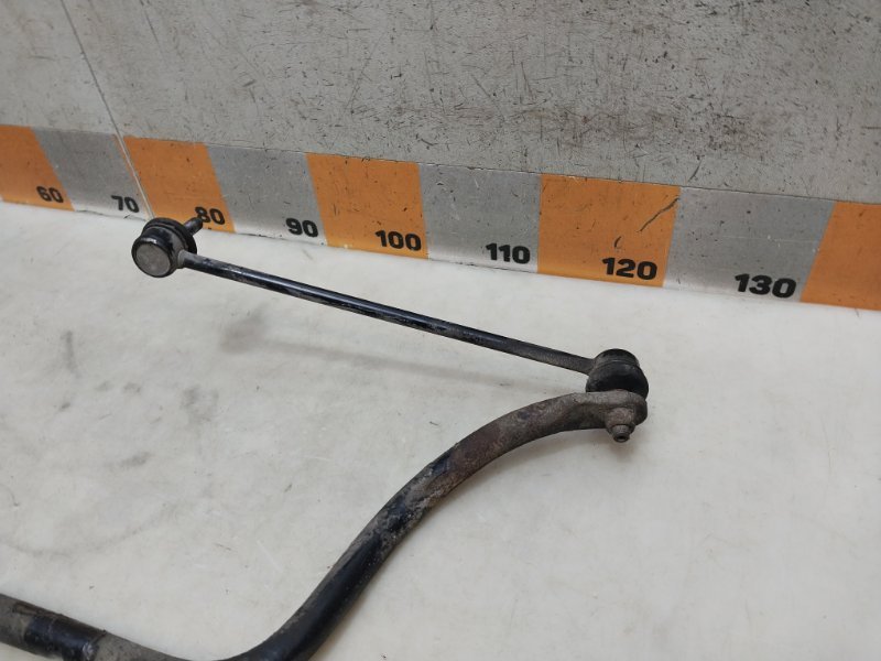 Стабилизатор передний