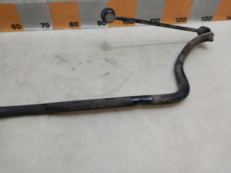 Стабилизатор передний