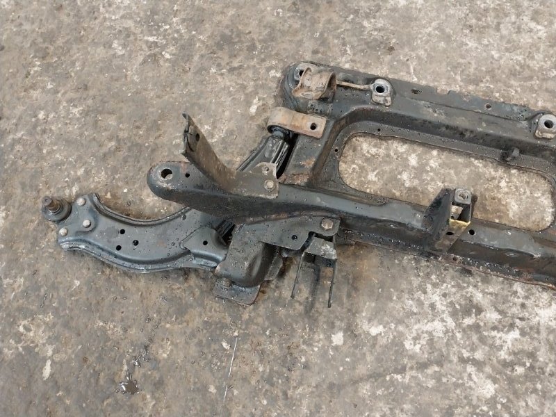 Балка подмоторная