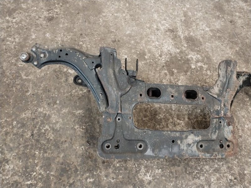 Балка подмоторная