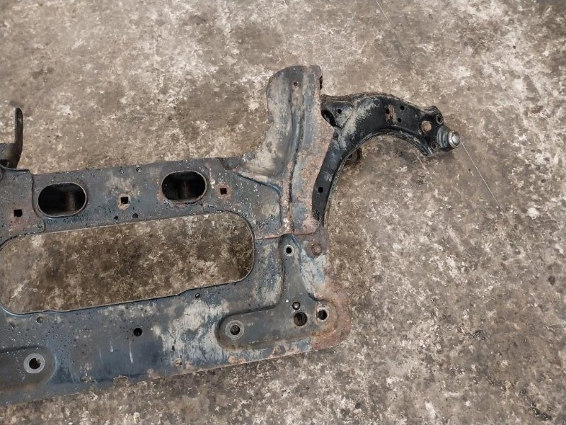 Балка подмоторная