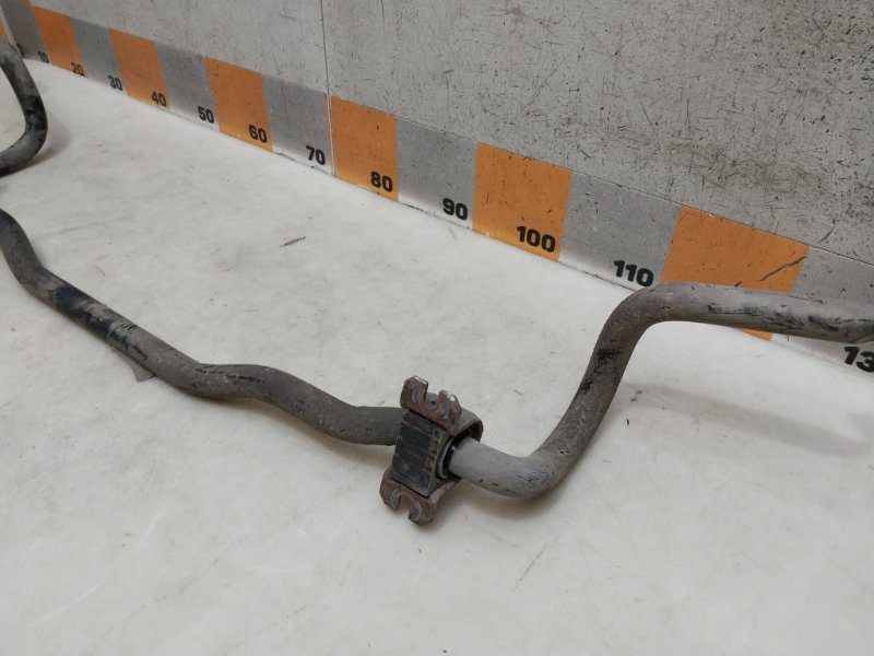 Стабилизатор передний