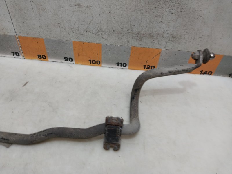 Стабилизатор передний