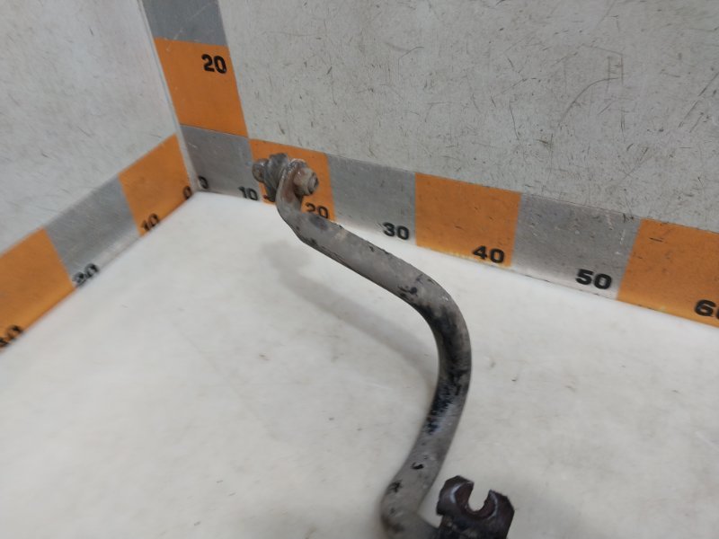 Стабилизатор передний