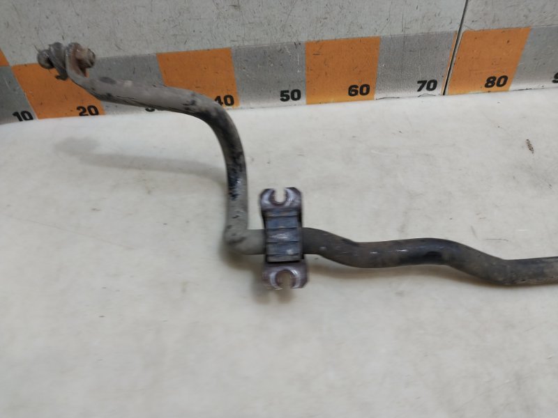 Стабилизатор передний