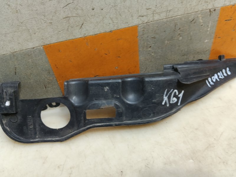 Накладка переднего крыла левого