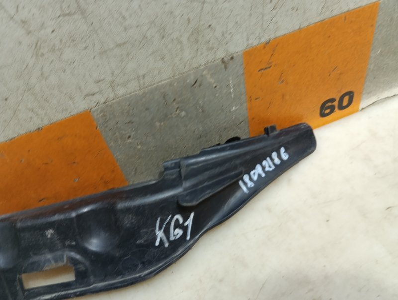 Накладка переднего крыла левого