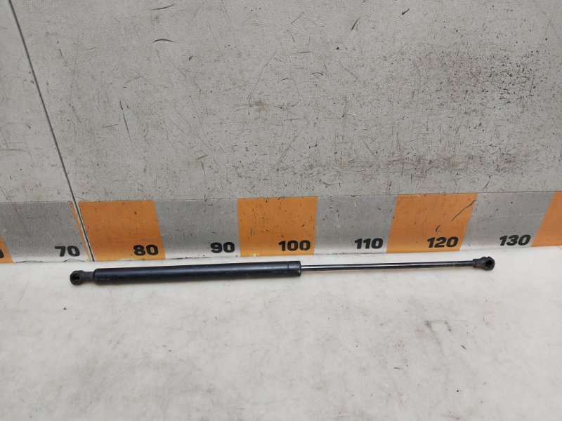 Амортизатор крышки багажника