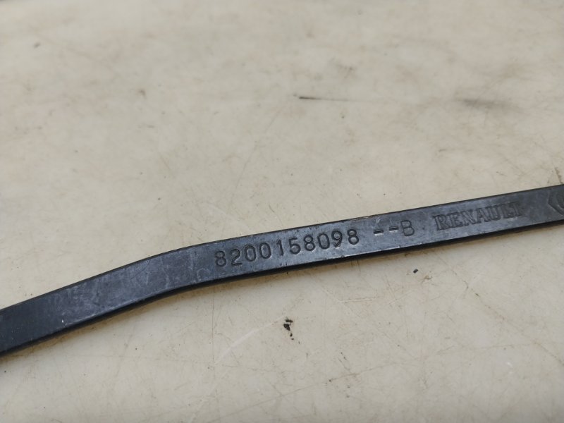 Поводок стеклоочистителя передний левый