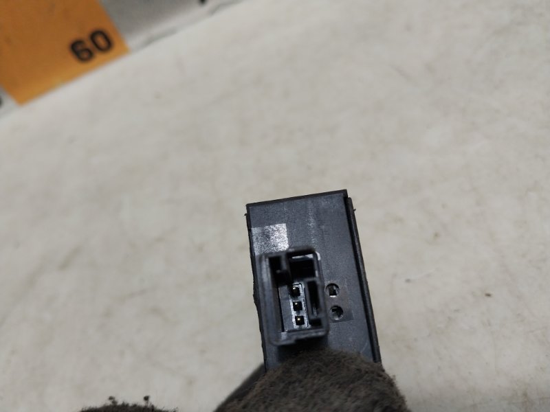 Кнопка корректора фар