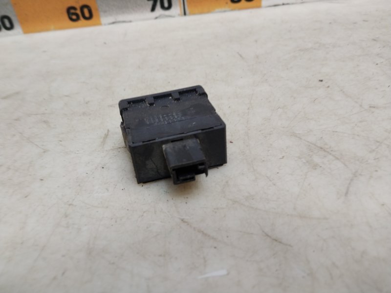 Кнопка корректора фар