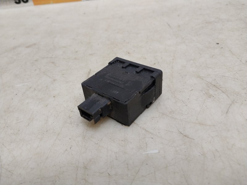 Кнопка корректора фар