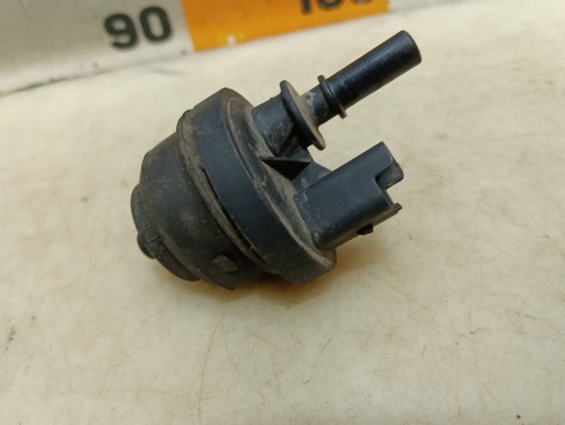 Клапан вентиляции топливного бака