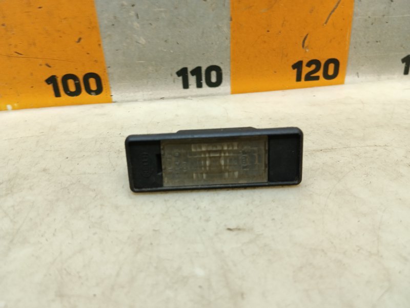 Фонарь подсветки номера