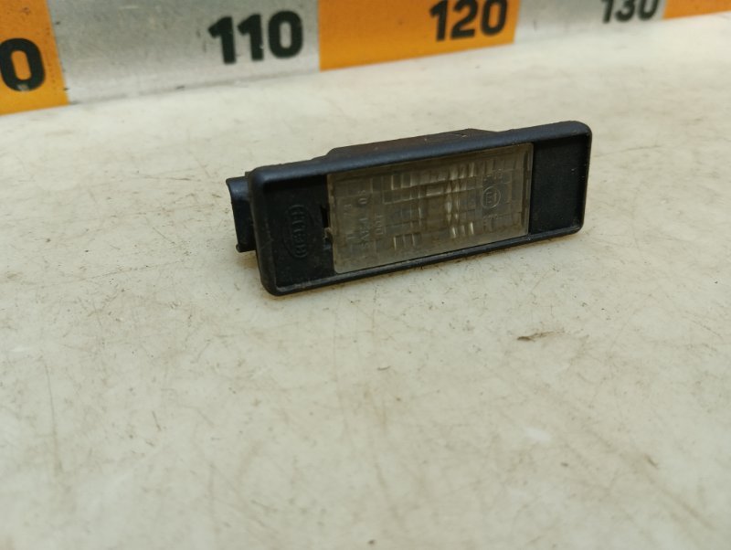 Фонарь подсветки номера